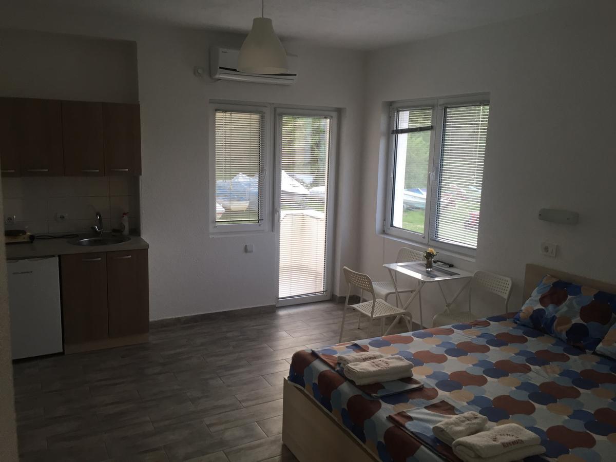 סטאר דויירן Apartmani Alex Beach מראה חיצוני תמונה